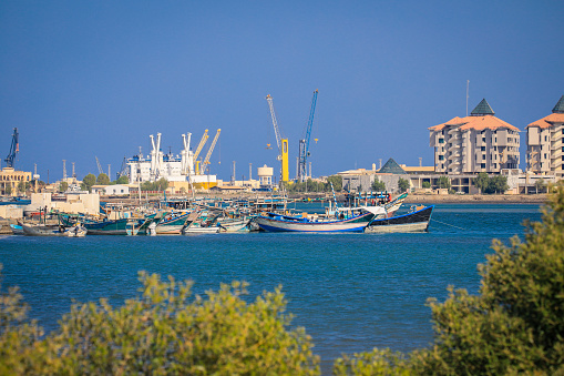 Bonitas vistas al puerto de Blue Water en massawa photo