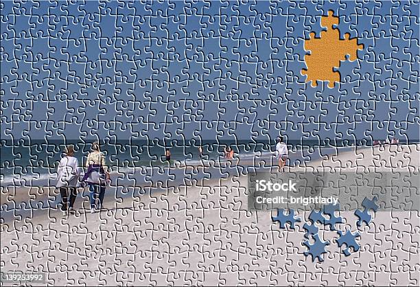 Пляж Puzzle — стоковые фотографии и другие картинки Люди - Люди, Фрагмент пазла, Ходьба