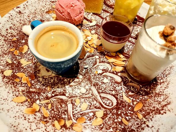 istock Close-up photograph of a gourmet coffee with patterns 1392541329
