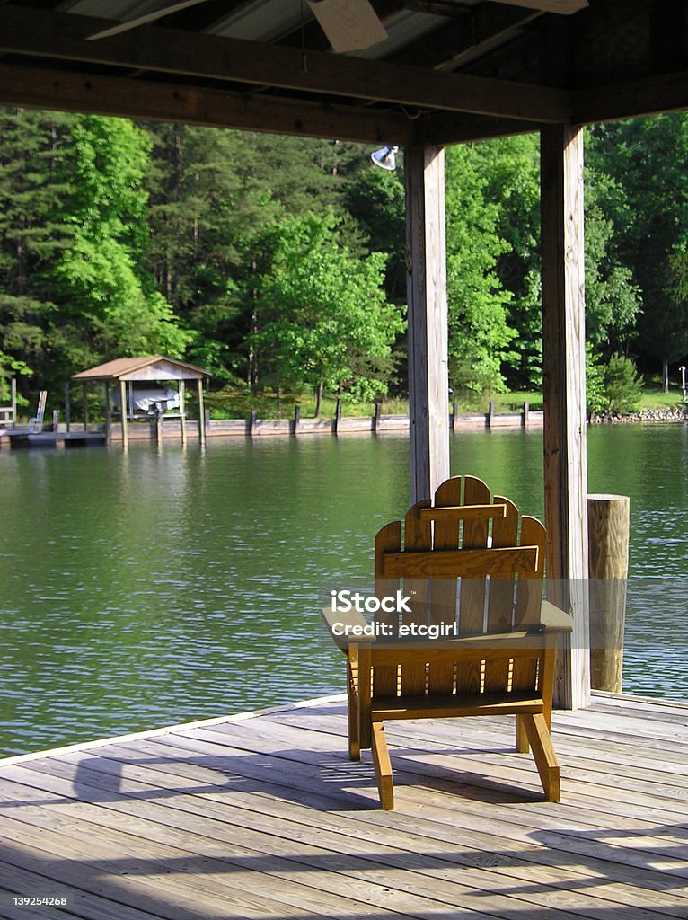 Garage pour bateaux avec vue - Photo de Arbre libre de droits