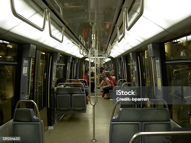 Pariser Metro Stockfoto und mehr Bilder von Auto - Auto, Eisenbahn, Eisenbahnwaggon