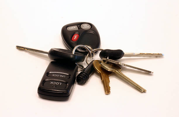 clés de voiture - truck key photos et images de collection