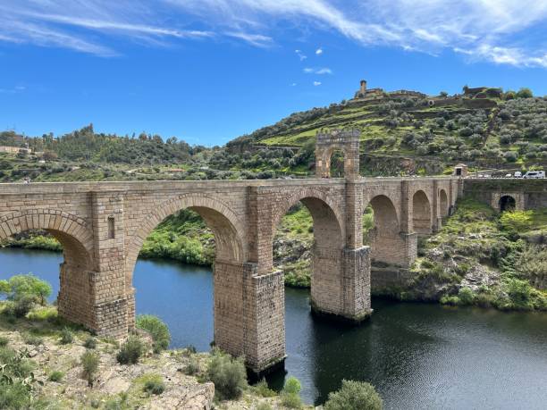 istock Alcantara bridge over Tajo river 1392555962