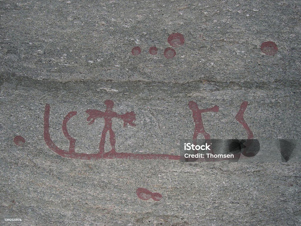 Petroglyph мужчин в лодке - Стоковые фото Горизонтальный роялти-фри