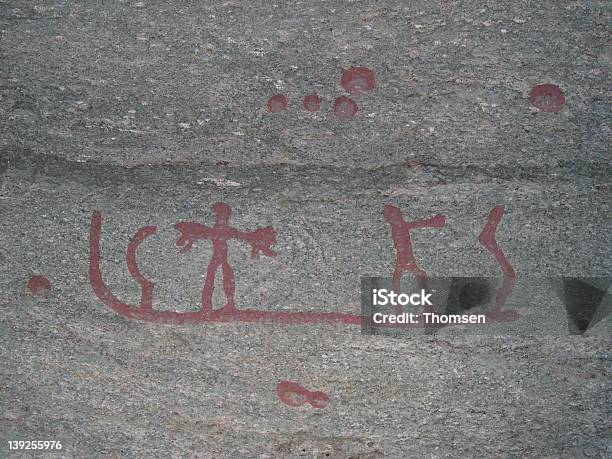 Petroglyph Мужчин В Лодке — стоковые фотографии и другие картинки Горизонтальный - Горизонтальный, Гранит, История