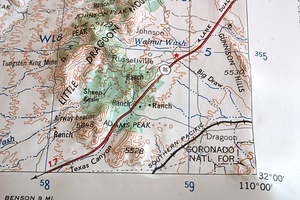 широта и долгота 110 32 - relief map map aerial view topology стоковые фото и изображения