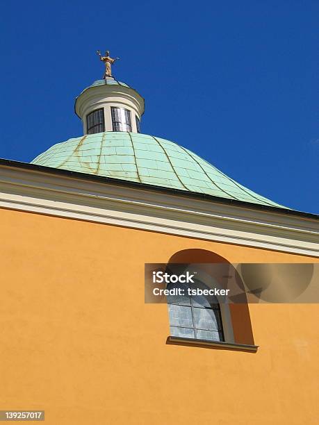 Igreja Em Poznan Polónia - Fotografias de stock e mais imagens de Amarelo - Amarelo, Arco - Caraterística arquitetural, Azul