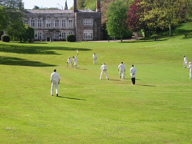 villaggio incontro di cricket - sport of cricket village cricket player english culture foto e immagini stock