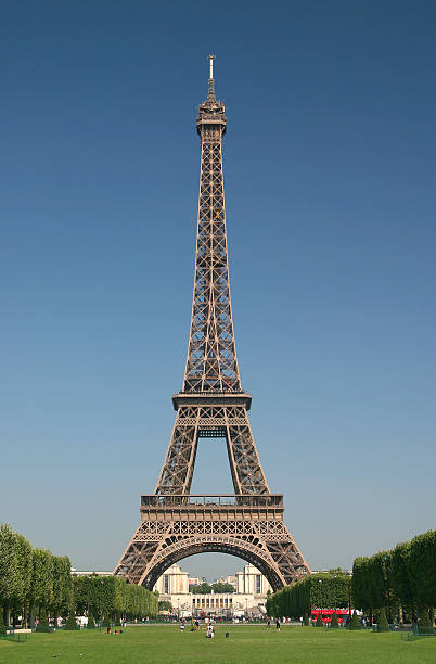 istock Landscape of the Eiffel Tower in Paris 139257647