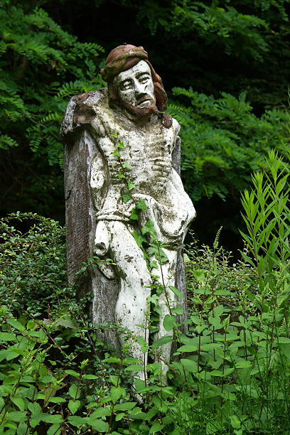 istock very old Statue of Jesus 139258201