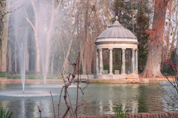 istock The Chinescos Pond  in Aranjuez. Artificial lake with three islands, which found a Greek-style temple, another Chinese-style and Egyptian granite mausoleum. 1392586431