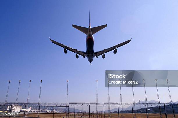 航空機飛行機 - 写真のストックフォトや画像を多数ご用意 - 写真, 戦略, 接近する