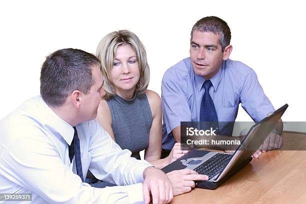 Business Personendiskussion Stockfoto und mehr Bilder von Arbeiten - Arbeiten, Arbeitskollege, Berufliche Beschäftigung