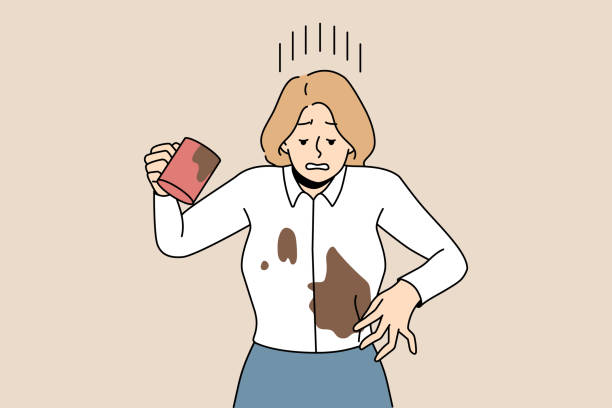 illustrazioni stock, clip art, cartoni animati e icone di tendenza di donna d'affari in difficoltà versare il caffè sulla camicetta - confusion silhouette people women