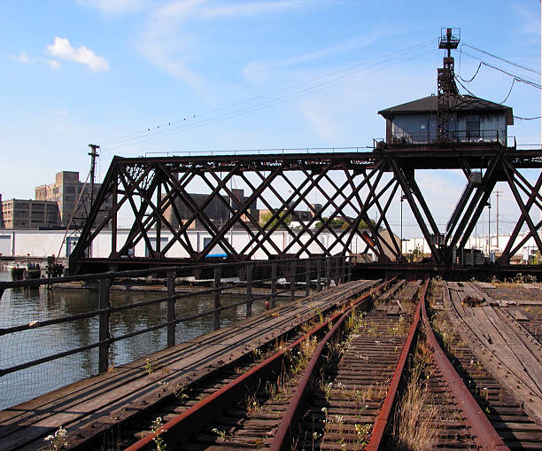 Giratorio puente ferroviario. - foto de stock