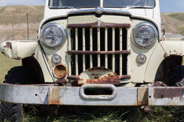 istock front view of an old truck 1392613860