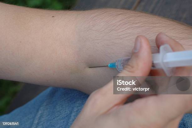 Foto de Problema Da Droga e mais fotos de stock de Adolescente - Adolescente, Braço humano, Carregar