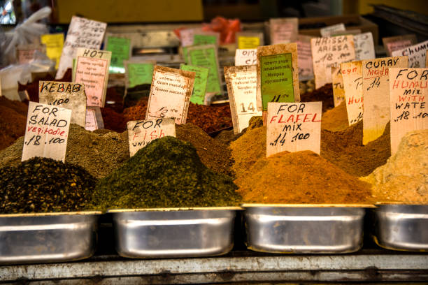 mercato di strada delle spezie in israele. - spice market israel israeli culture foto e immagini stock