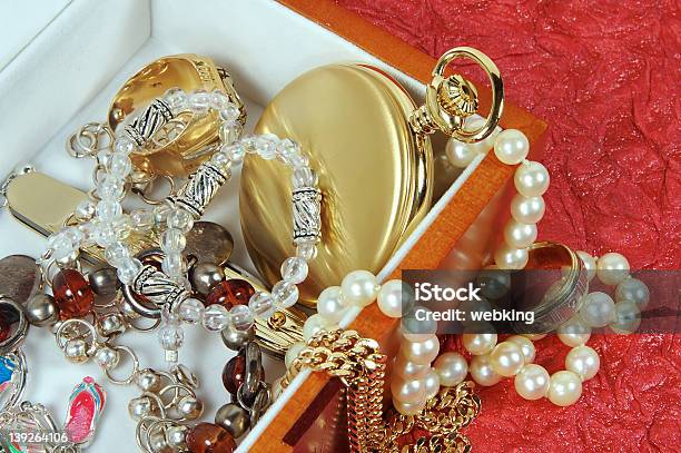 Jewelery Box Stockfoto und mehr Bilder von Armband - Armband, Kleine Uhr, Ring - Schmuck
