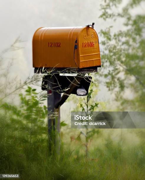 Foto de Rural Caixa De Correio e mais fotos de stock de Antigo - Antigo, Caixa de correio, Caixa de correio pública