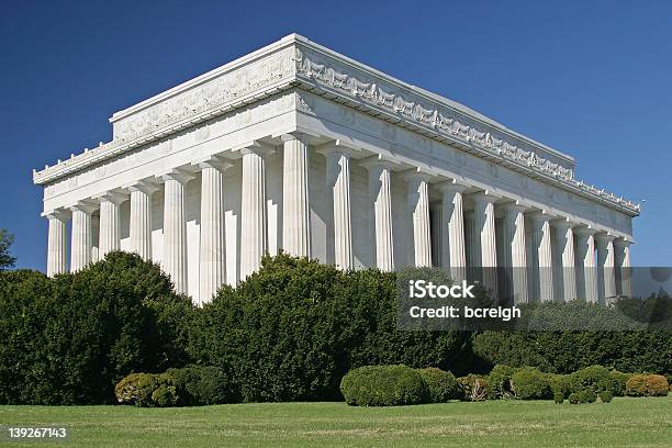 Foto de Lincoln Memorial e mais fotos de stock de Abraham Lincoln - Abraham Lincoln, Arbusto, Arquitetura