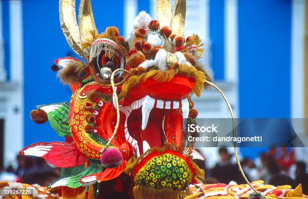 Dragón Chino Foto de stock y más banco de imágenes de Azul - Azul, Cabalgata, Celebración - Ocasión especial