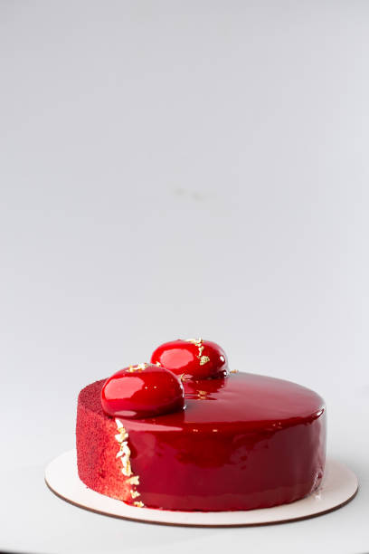 istock Red mirror half glazed and velor entremets with mini hearts and gold 1392720141
