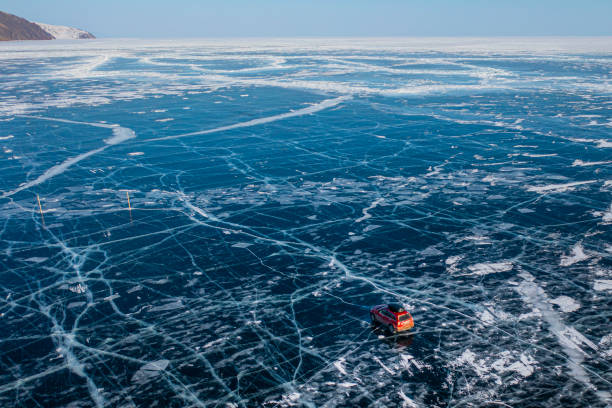 ghiaccio baikal - lake baikal lake landscape winter foto e immagini stock