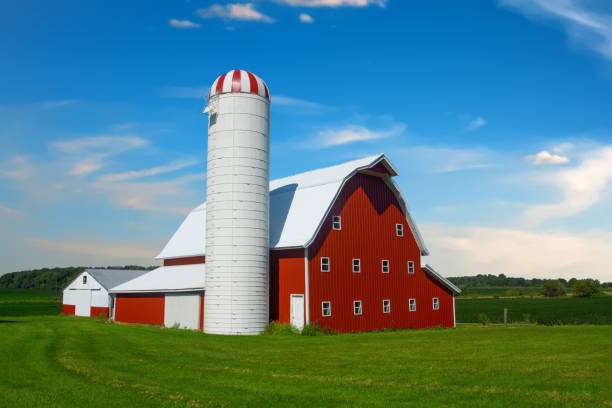 istock Beautiful Barn and Silo-Southern Indiana 1392743613