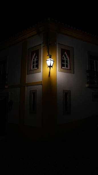 istock oobidos ruas janela vila ruas 1392760450