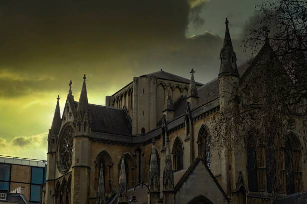 istock London Street 1392763639