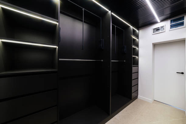 istock Modern dressing room in black by a businessman's man 1392764723