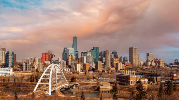 istock Morning Sunrise Over Edmonton Downtown Skyline 1392782926