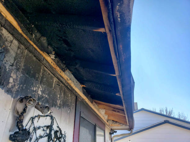 istock Burnt Soffit of a home 1392799812