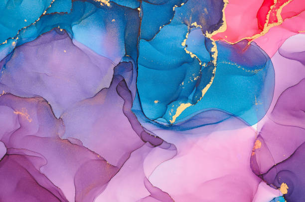 Currents of translucent hues, snaking metallic swirls, and foamy sprays of color shape the landscape of these free-flowing textures. Natural luxury abstract fluid art painting in alcohol ink technique corrientes de tonos translúcidos, remolinos metálicos serpenteantes y aerosoles espumosos de color dan forma al paisaje de estas texturas que fluyen libremente. pintura de arte fluido abstracto de lujo natural en técnica de tinta alcohólica