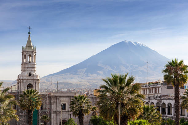 oldest cathedral in background volcano oldest cathedral in the background volcano arequipa province stock pictures, royalty-free photos & images