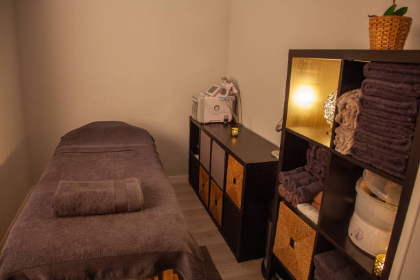 istock Massage room with zen atmosphere 1392970081