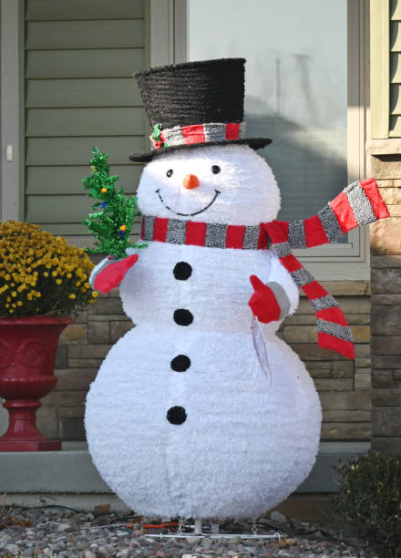 istock Electric Snowman 1393026271