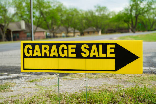 istock Garage Sale Sign, Copy Space 1393048854