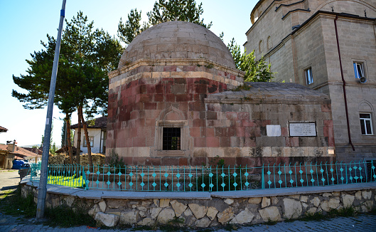 Yozgat'ın Çayıralan ilçesinde bulunan bu türbe 16. yüzyılda inşa edilmiş.