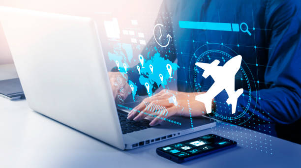 buscar información de viajes aéreos.,reserva de billetes de avión para viajes - agencias de viaje fotografías e imágenes de stock