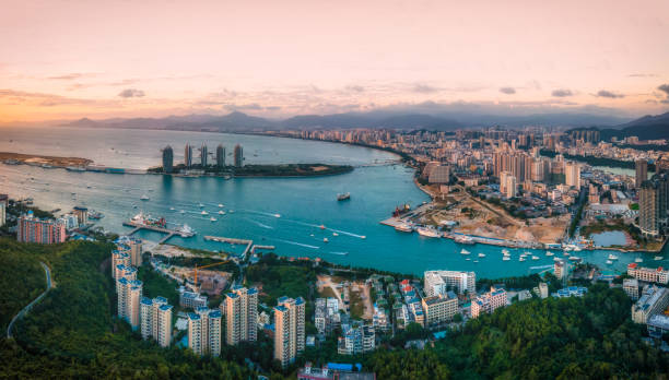 fotografía aérea sanya paisaje urbano skyline - isla de hainan fotografías e imágenes de stock