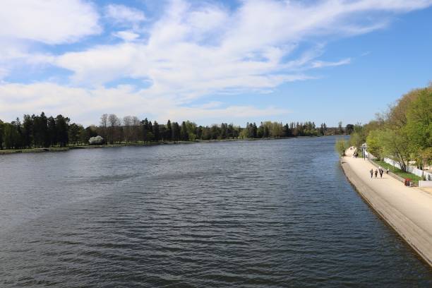 istock Vichy - Les rives de l'Allier 1393128763
