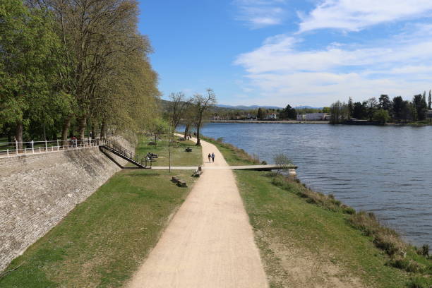 istock Vichy - Les rives de l'Allier 1393128825