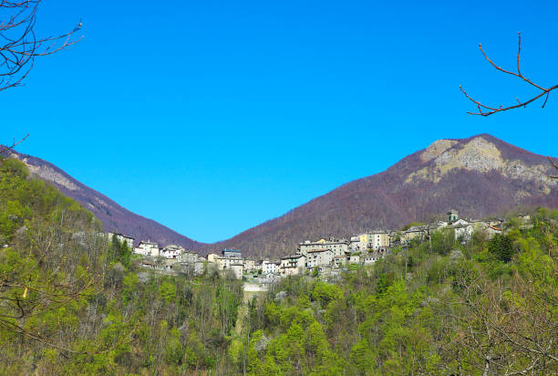 In front of Monteacuto delle Alpi (Lizzano in Belvedere, Bologna, IT)