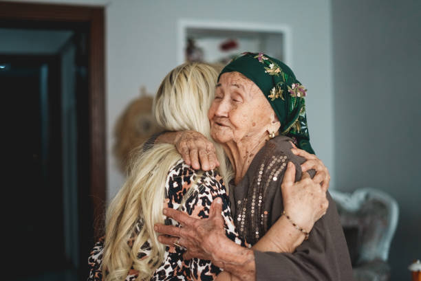 grand-mère de 96 ans, fête des mères - tatar photos et images de collection