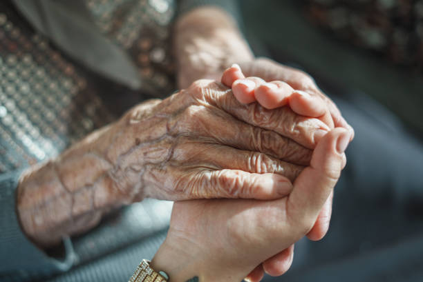 three generations hand in hands - 96 well imagens e fotografias de stock