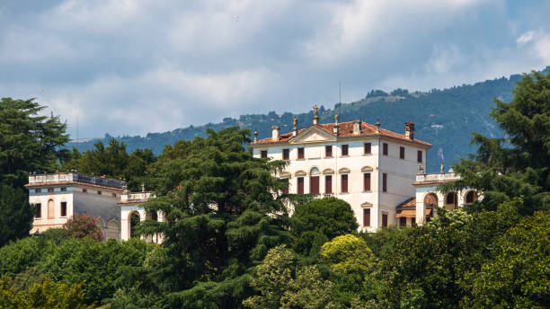 mussolente (vi) - villa blacks piovene - villa italian culture facade ornamental garden zdjęcia i obrazy z banku zdjęć