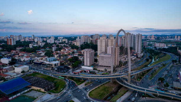 sao jose dos campos, sao paulo, brazil - 04, 2022:"naerial view of the cable-stayed bridge in são josé dos campos known as the innovation arch. - cable stayed bridge imagens e fotografias de stock