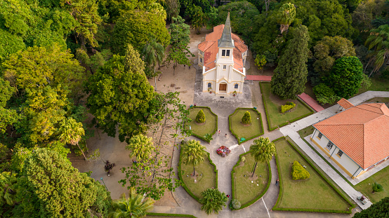 Sao Jose dos Campos, Sao Paulo, Brasil - 04, 2022: Vista aérea del Parque Vicentina Aranha, Capilla del Sagrado Corazón de Jesús, antiguo sanatorio transformado en parque municipal photo